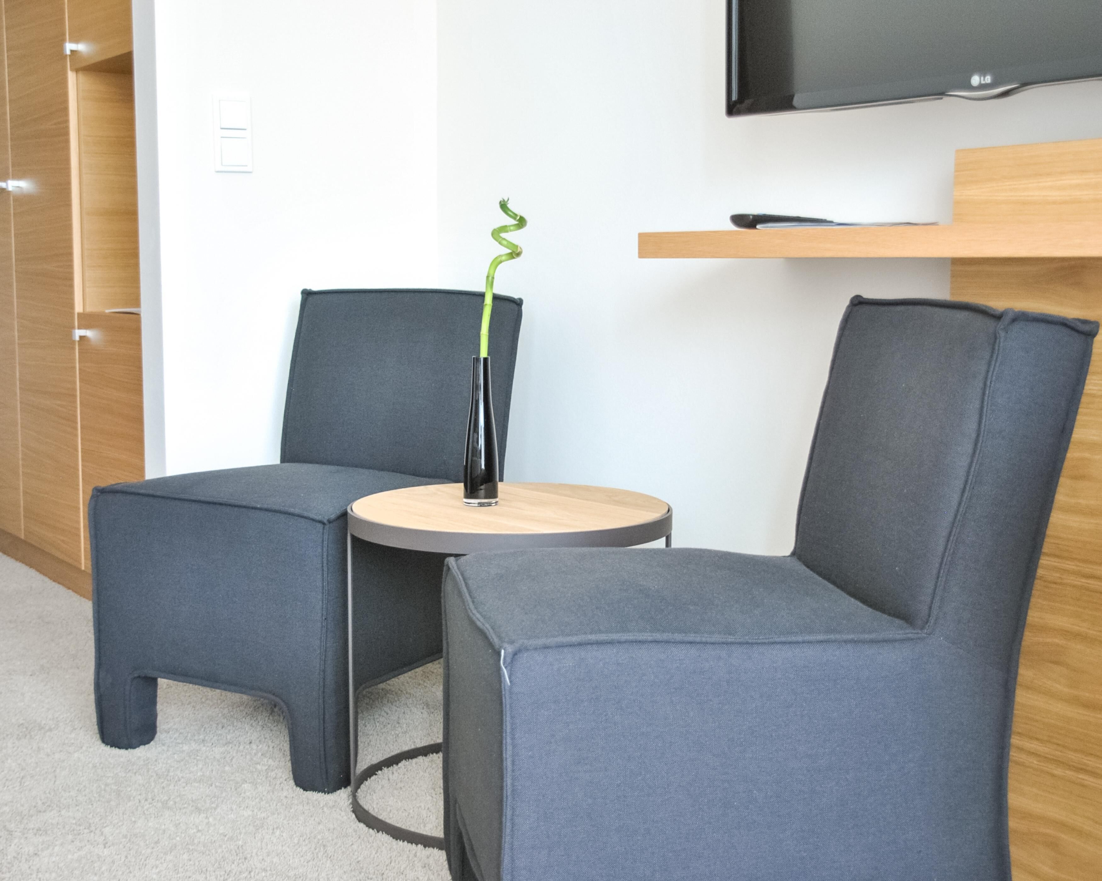 classic room | 1 bedroom, hypo-allergenic bedding, in-room safe, desk