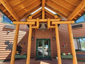 Exterior - The Gateway Inn (Grand Lake)