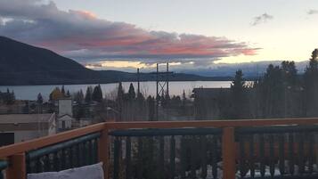 Lyxlägenhet - 2 sovrum - eldstad - utsikt mot bergen | Balkong