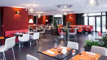 Petit déjeuner, déjeuner et dßner servis sur place
