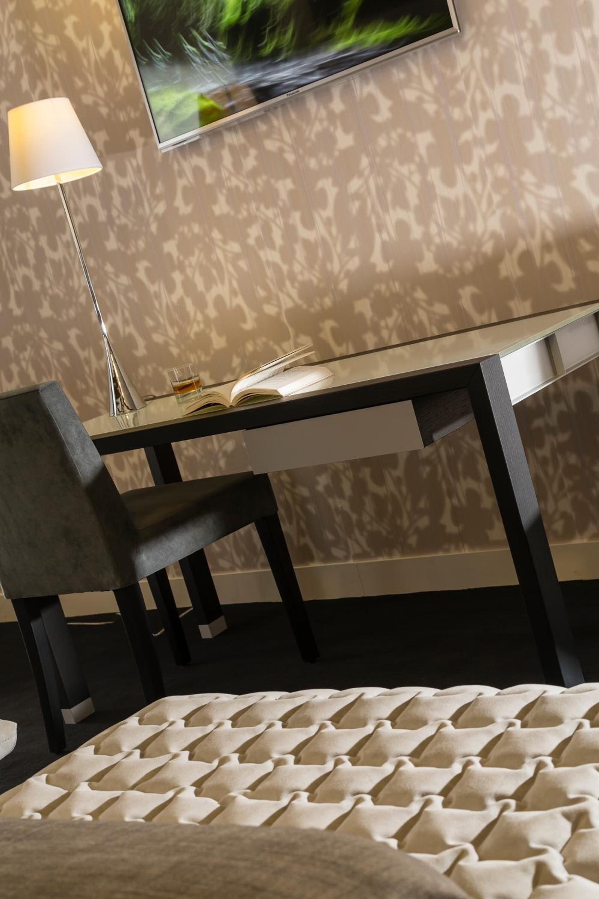 breakfast, lunch, dinner served; regional cuisine