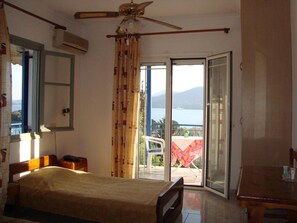 In-room safe, iron/ironing board, free WiFi, bed sheets