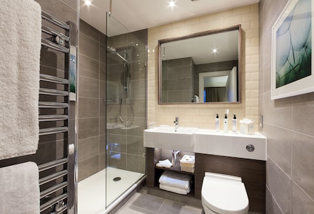 Free toiletries, hair dryer, towels, soap. Staybridge Suites London - Vauxhall by IHG
