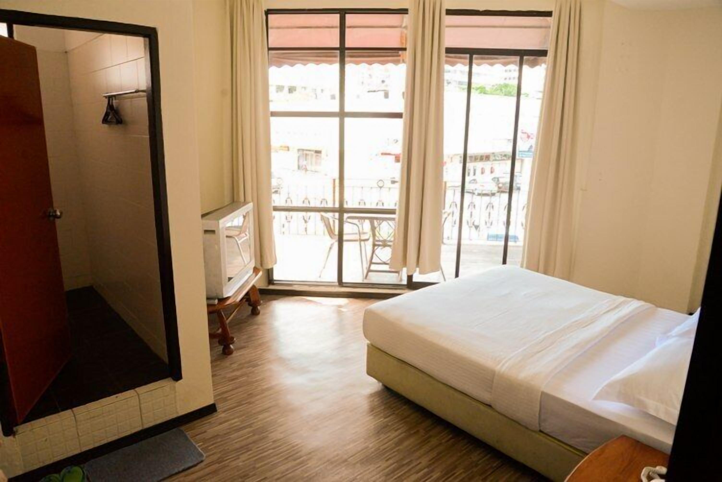 豪華客房 (Attached bathroom)