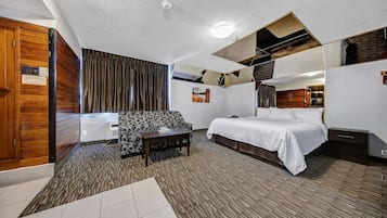 Suite (Non-wheelchair Accessible) | Desk, iron/ironing board, free WiFi, bed sheets
