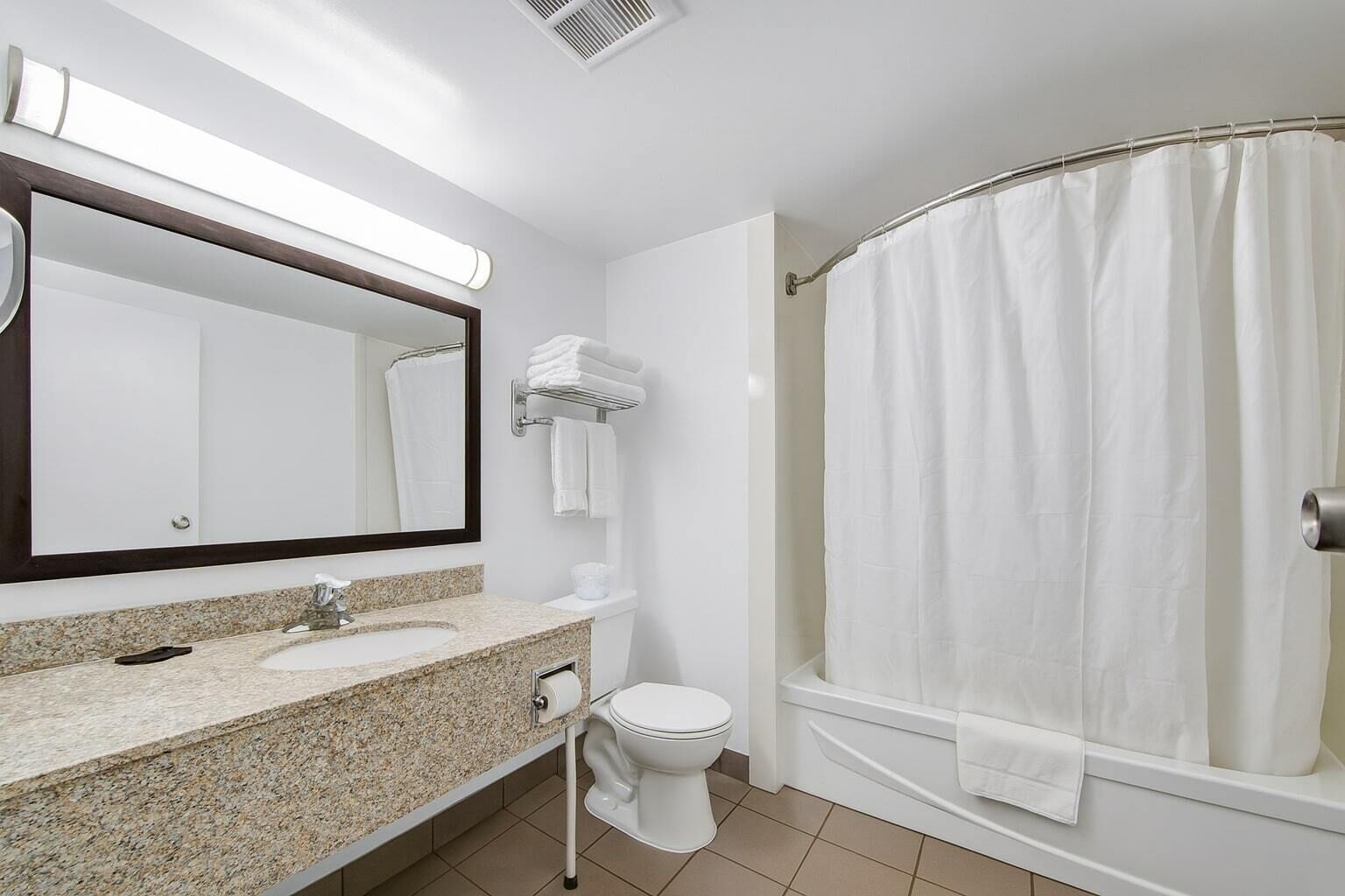 Foto - Deluxe Inn