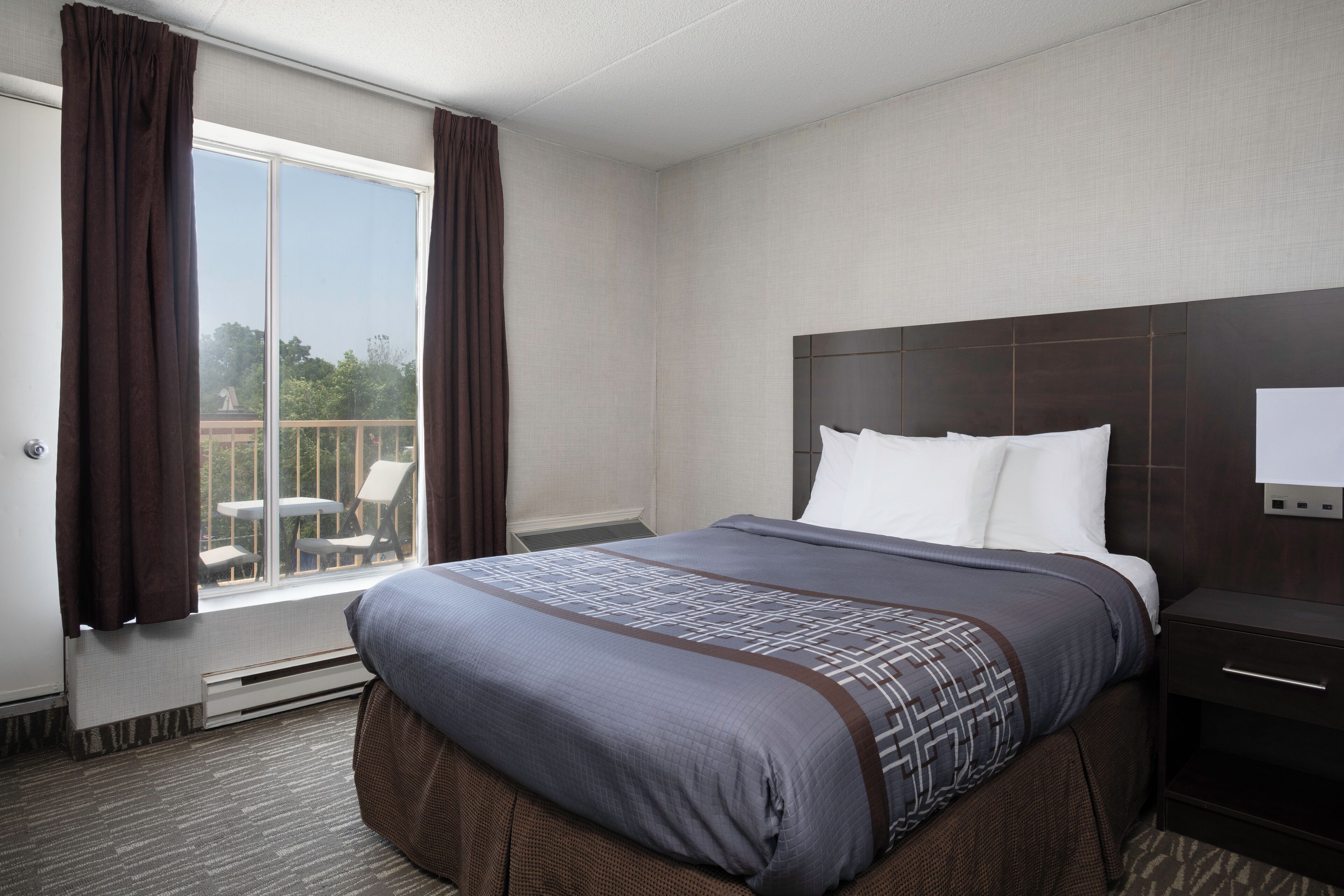 Standard Room, 1 Queen Bed (Non-wheelchair Accessible) | Balcony view