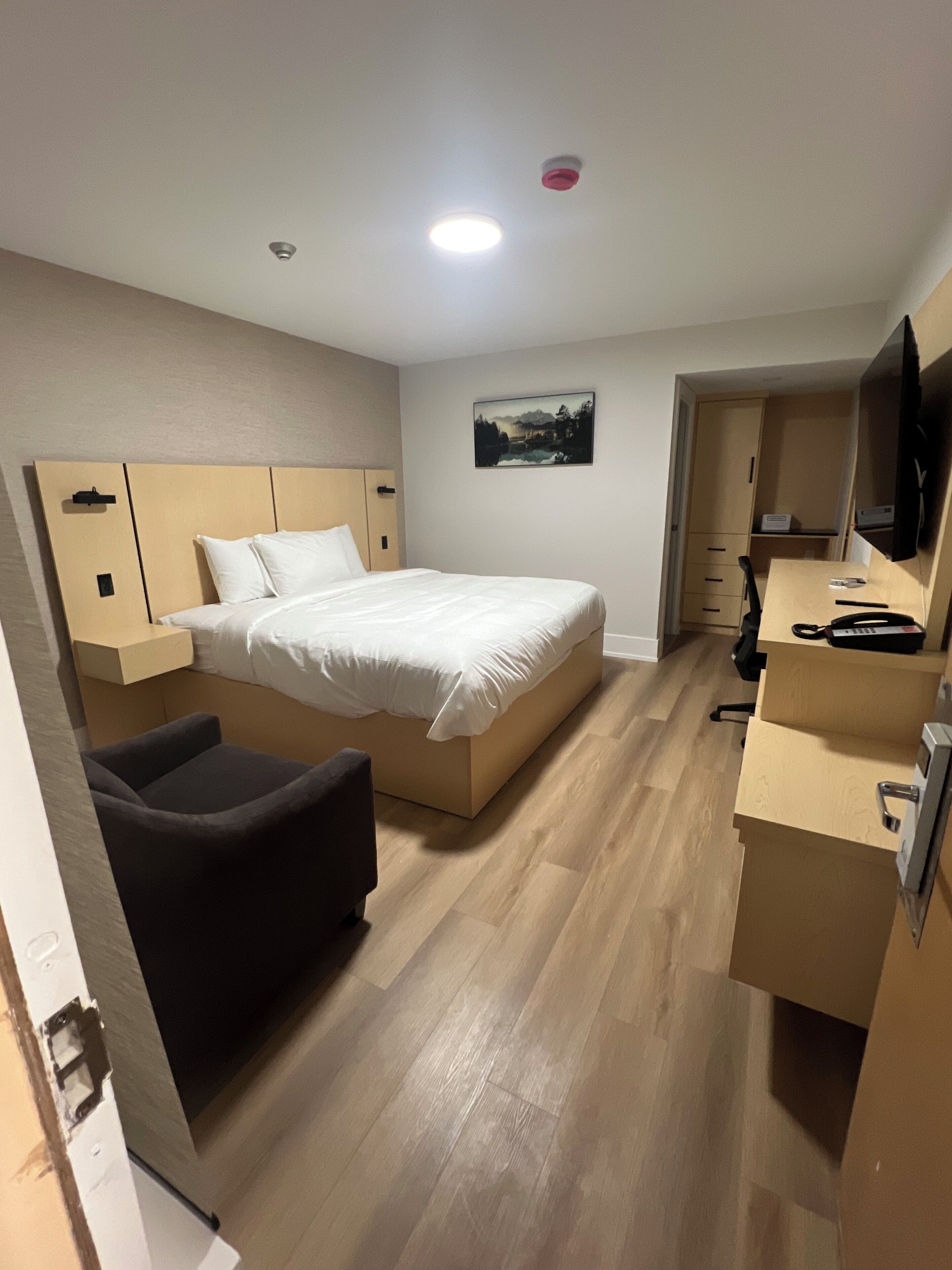 ห้องดีลักซ์ซิงเกิล | ผ้าม่านกันแสง, เตารีด/โต๊ะรีดผ้า, Wi-Fi ฟรี, ผ้าปูที่นอน