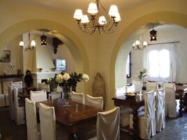 Desayuno buffet todos los días (con cargo)