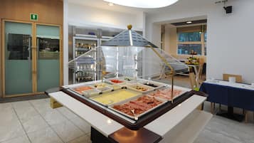 Petit déjeuner buffet compris tous les jours