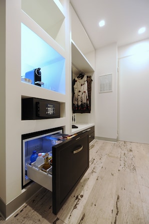 Minibar, in-room safe, desk, blackout curtains