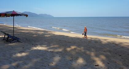 D'Feringghi Haus Hotel & Restaurant