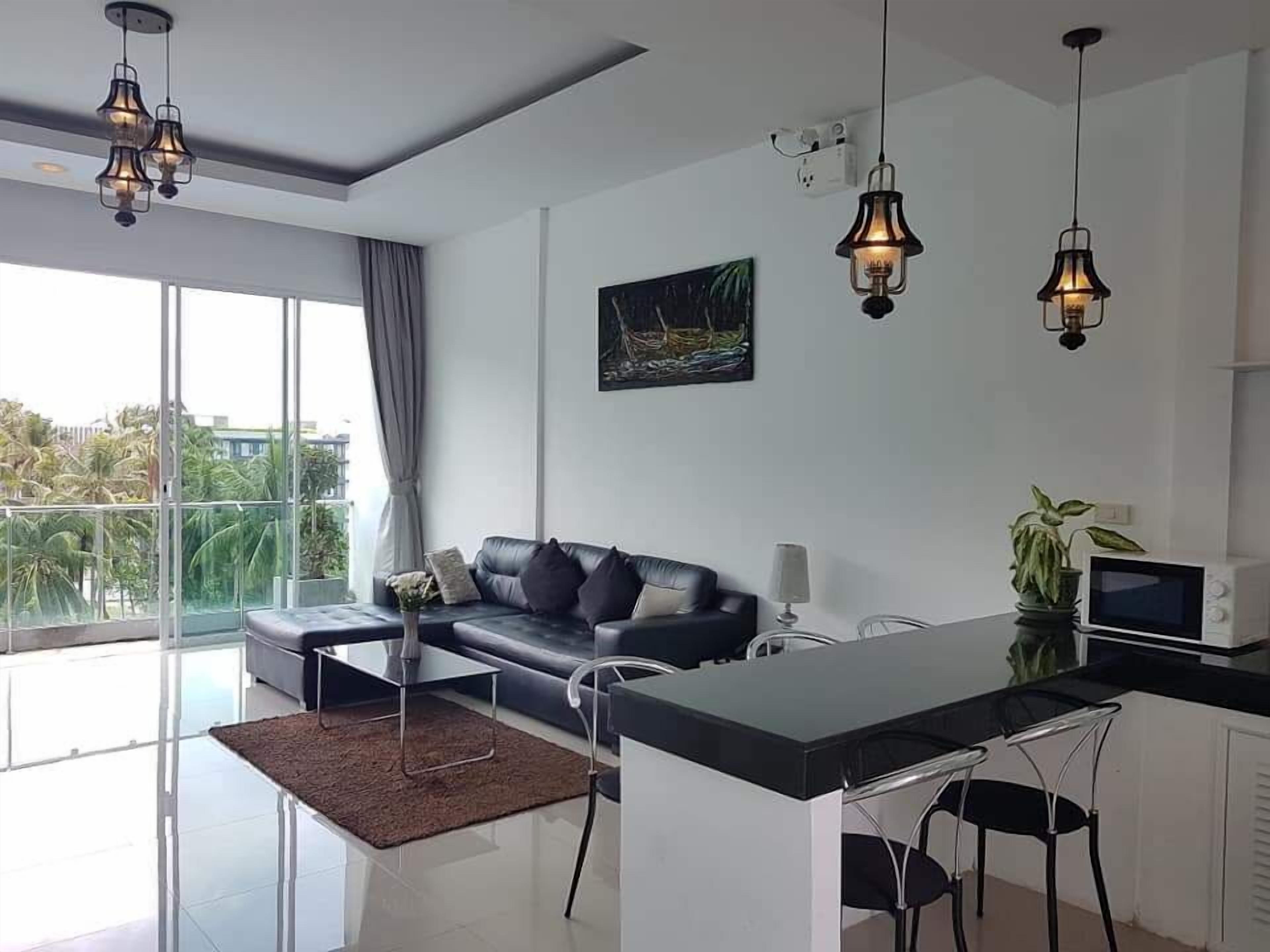 Penthouse | Wohnbereich | 32-Zoll-LCD-Fernseher mit Kabelempfang, Fernseher