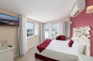 Deluxe Double or Twin Room, Terrace, Sea View | Egyptian cotton sheets, premium bedding, memory foam beds - Dream Bosphorus Hotel (Istanbul)