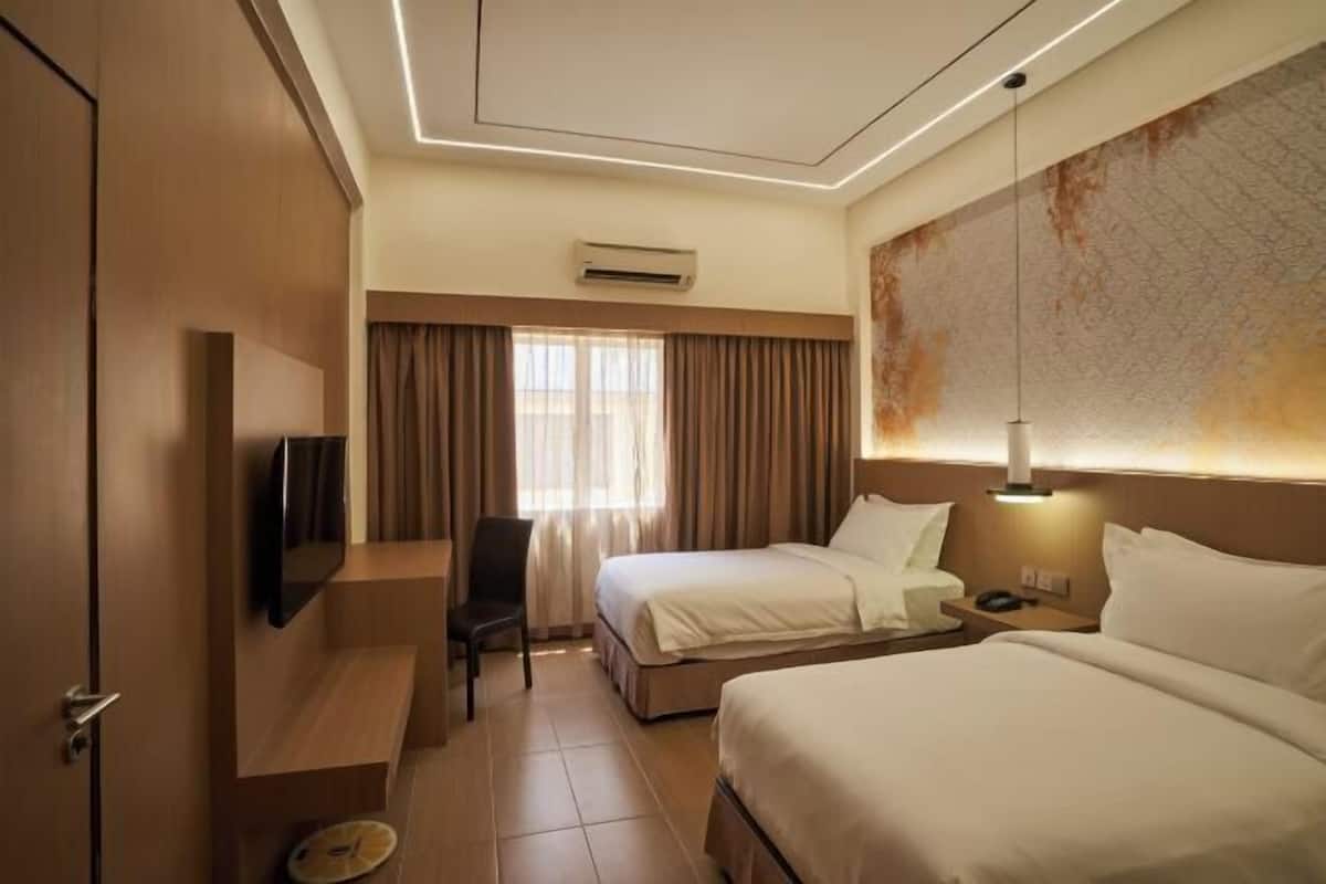 Soundproofing, iron/ironing board, free WiFi