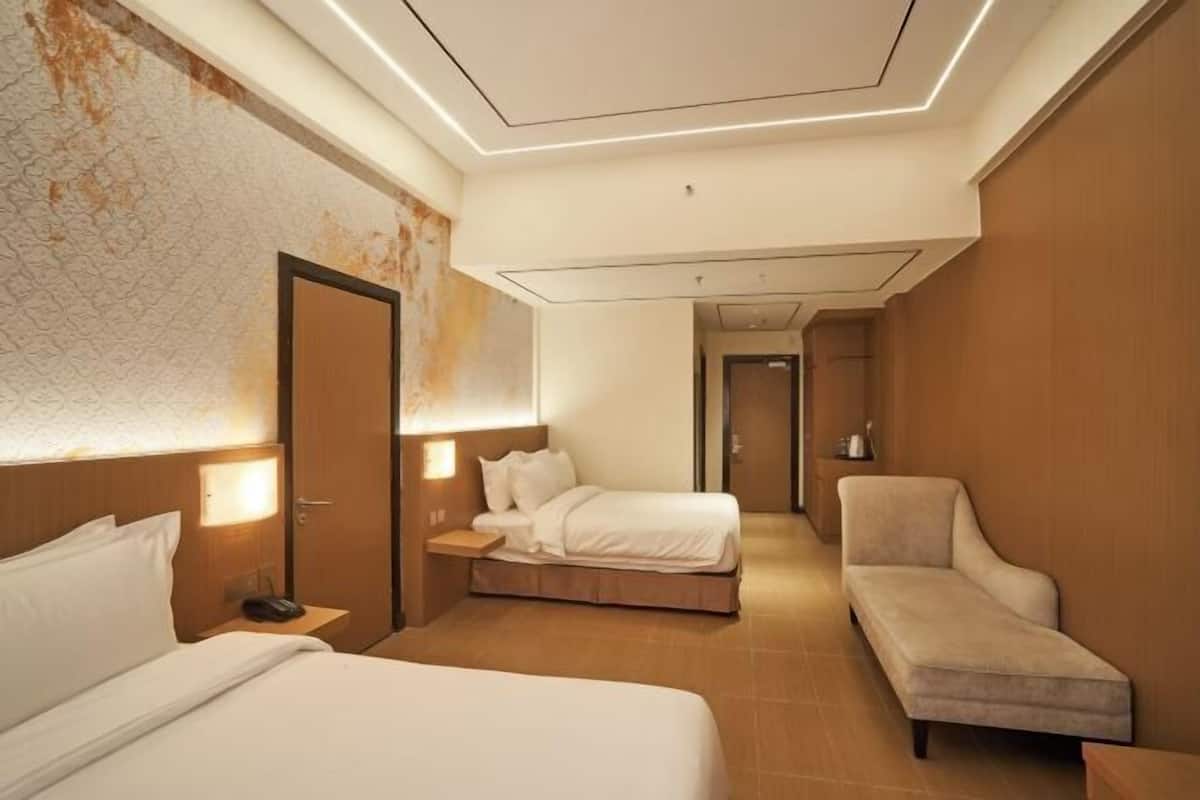 Soundproofing, iron/ironing board, free WiFi