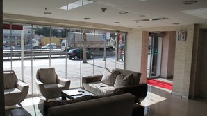 Lobby sitting area - Istanbul Dedem Hotel 1 (Istanbul)