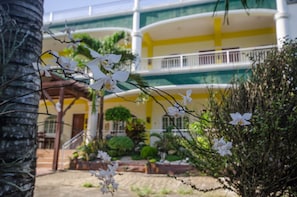Mặt tiền nơi lưu trú