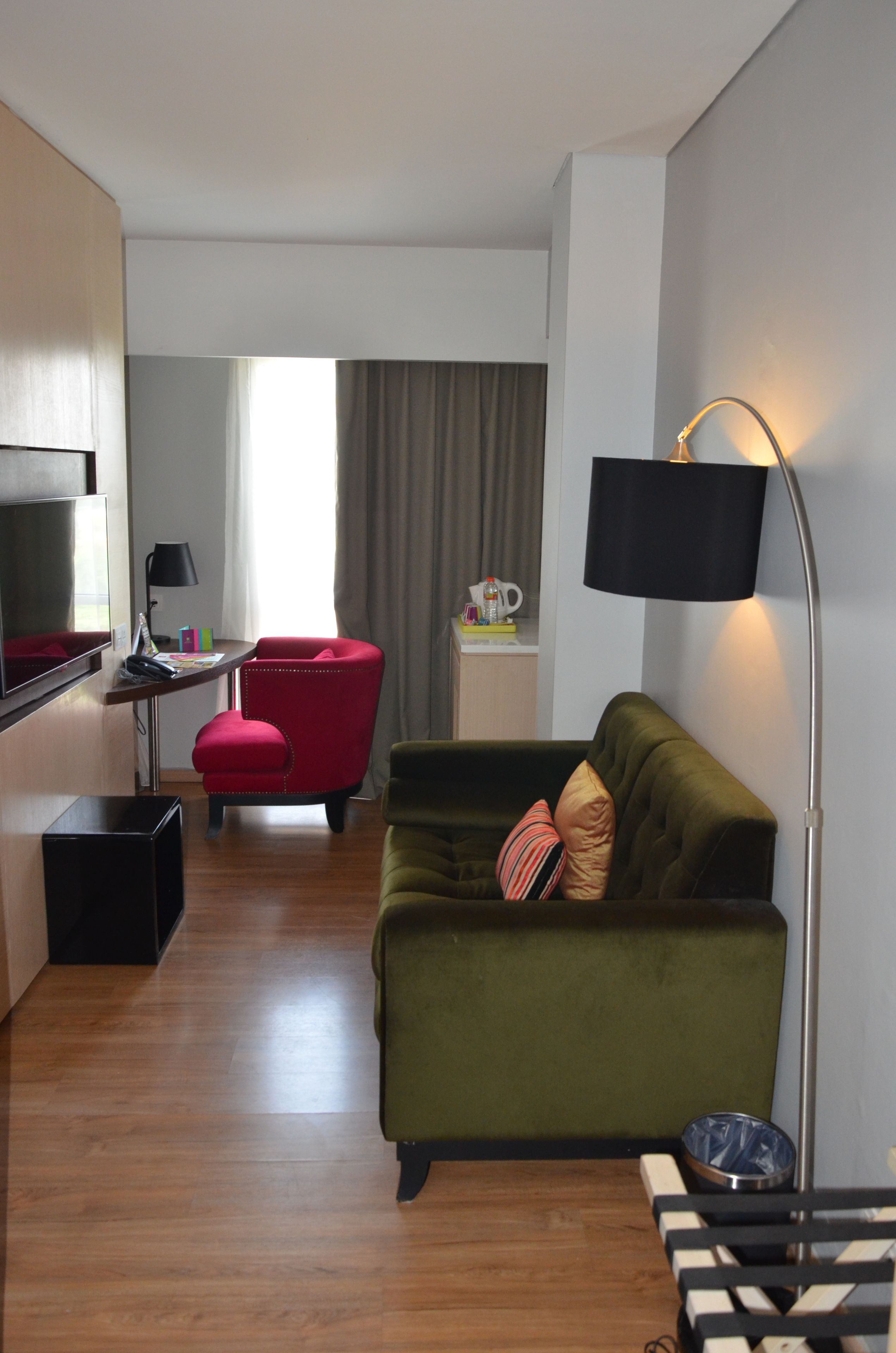 family suite, 1 double bed | living room | lcd tv