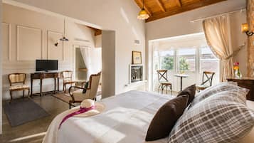 Junior Suite | Premium bedding, free minibar items, in-room safe, desk