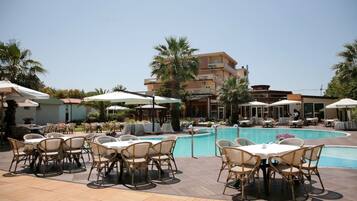 Breakfast, lunch, dinner served; Mediterranean cuisine