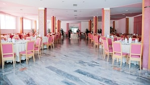 Breakfast, lunch and dinner served - Hotel Acquario (Vasto)