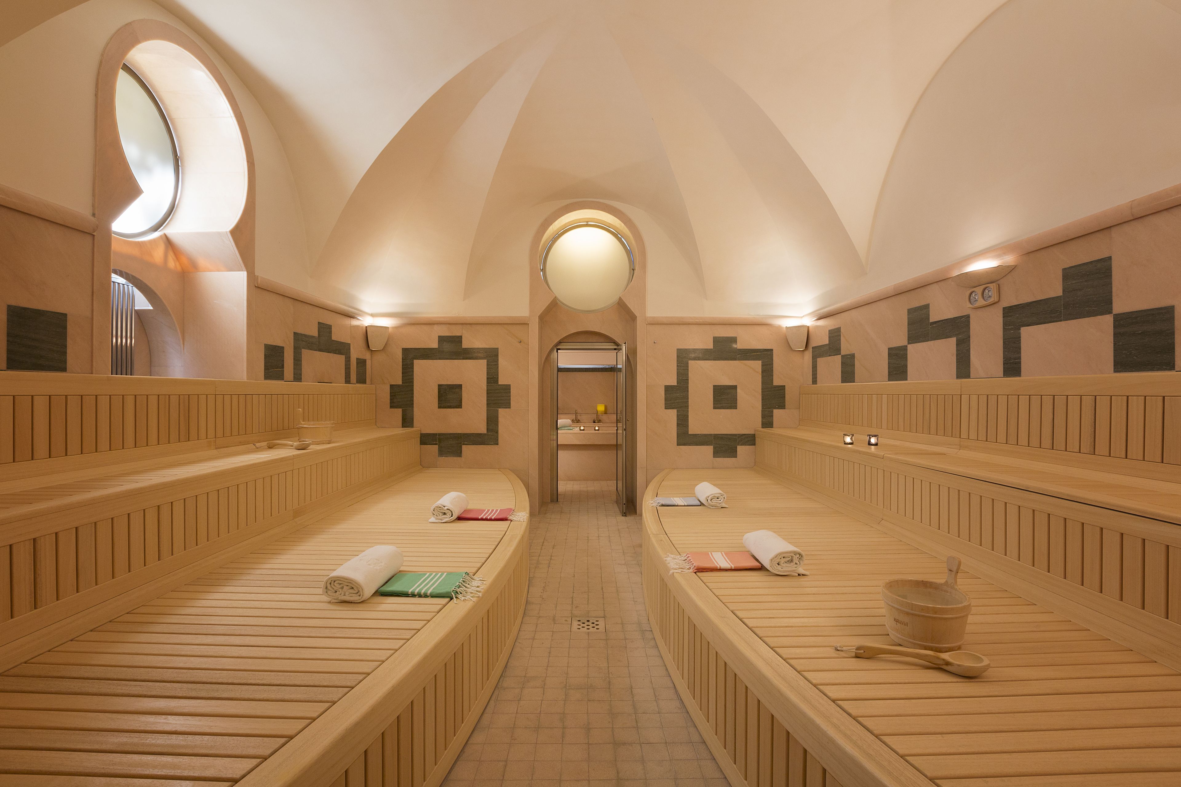 Sauna, steam room, Turkish bath, body treatments, body scrubs