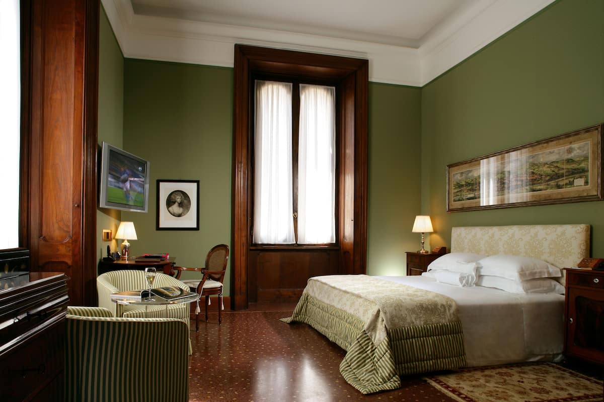 Premium bedding, free minibar, in-room safe, individually decorated