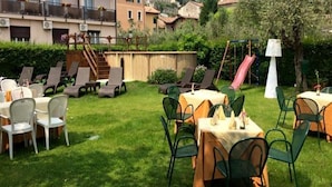 Property grounds - Hotel Eden (Toscolano Maderno)
