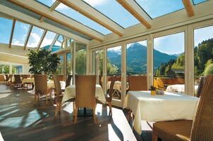 Frühstück, Mittagessen, Abendessen, lokale Küche, Speisen im Freien