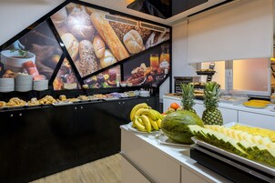 Daily buffet breakfast (EUR 14.50 per person)