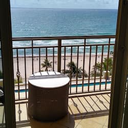 Estúdio superluxo, 1 cama King, cozinha, vista para o oceano | Terraço/pátio
