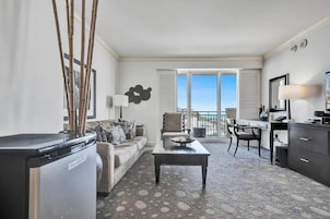 44-英寸纯平电视（配备有线频道）、电视、Netflix