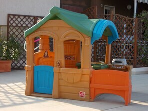 子供用の遊び場 - 屋外