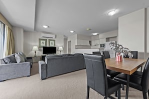 Living area - The Oasis Apartments (Auchenflower)