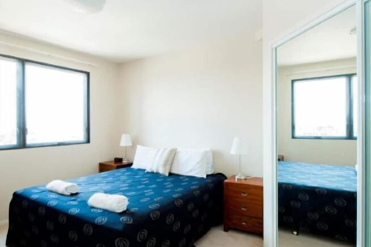 2 bedrooms, individually decorated, individually furnished, desk