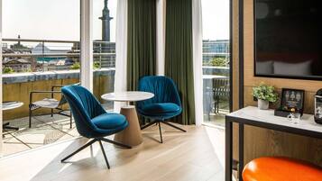 Camera, 1 letto matrimoniale (The Works) | Una cassaforte in camera, una scrivania, insonorizzazione