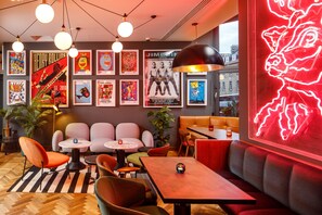 Lobby sitting area - ibis Styles Edinburgh Centre St Andrew Square (Edinburgh)