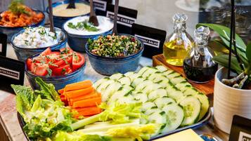 Tägliches inbegriffenes kontinentales Frühstück