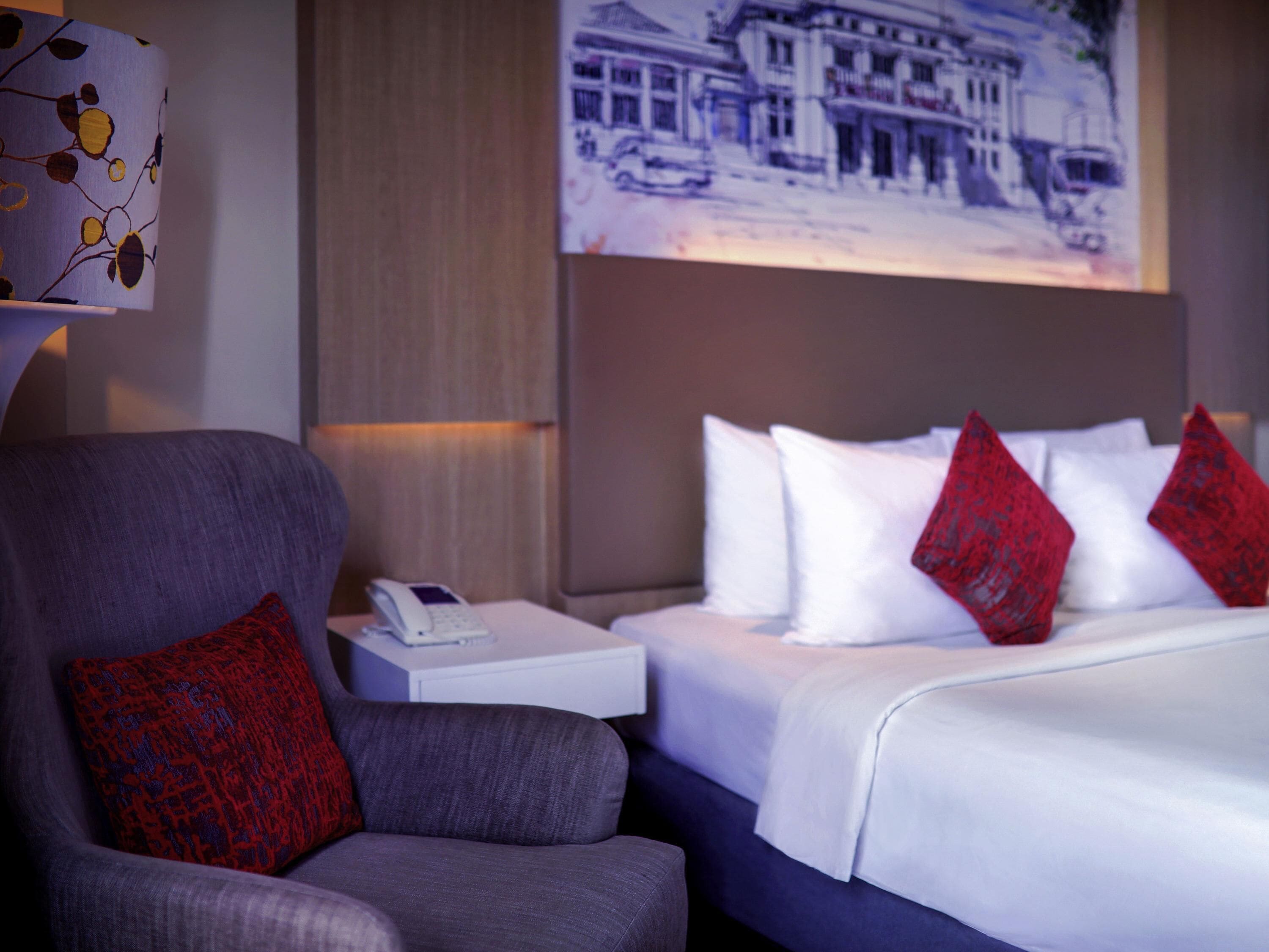 Chambre Supérieure, 1 grand lit | Coffres-forts dans les chambres, bureau