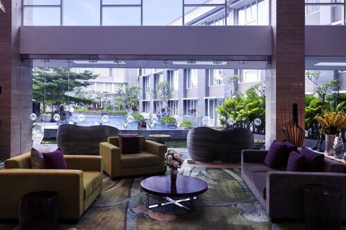 2 Bars/Lounges, Poolbar