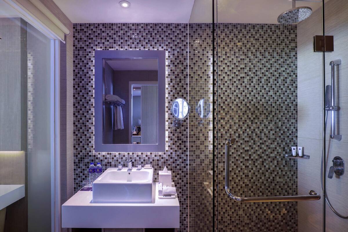 1 bedroom, in-room safe, desk, laptop workspace