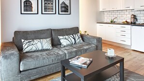 Studio | Living area | 40-inch Smart TV with satellite channels, TV
