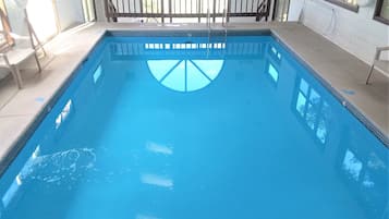 室內游泳池
