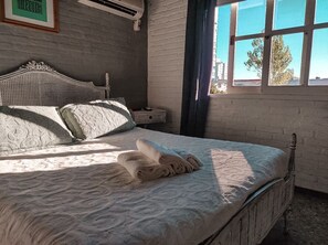 Basic Double Room, 1 Double Bed | Hypo-allergenic bedding, free WiFi - Pastora Suites & Hostel (Punta del Este)