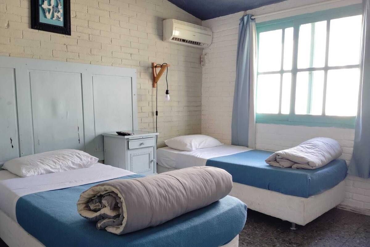 Basic Twin Room, 2 Twin Beds, Ensuite | Hypo-allergenic bedding available, WiFi (free)
