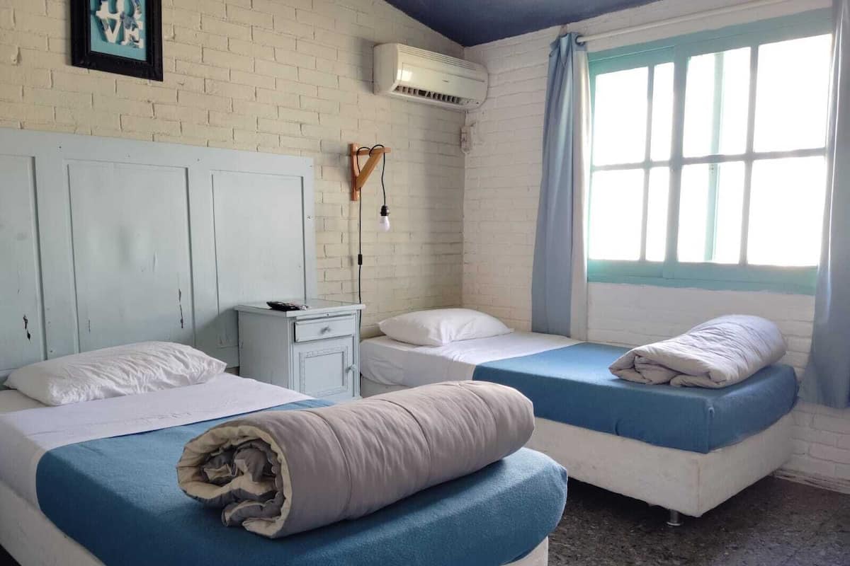 Basic Twin Room, 2 Single Beds, Ensuite