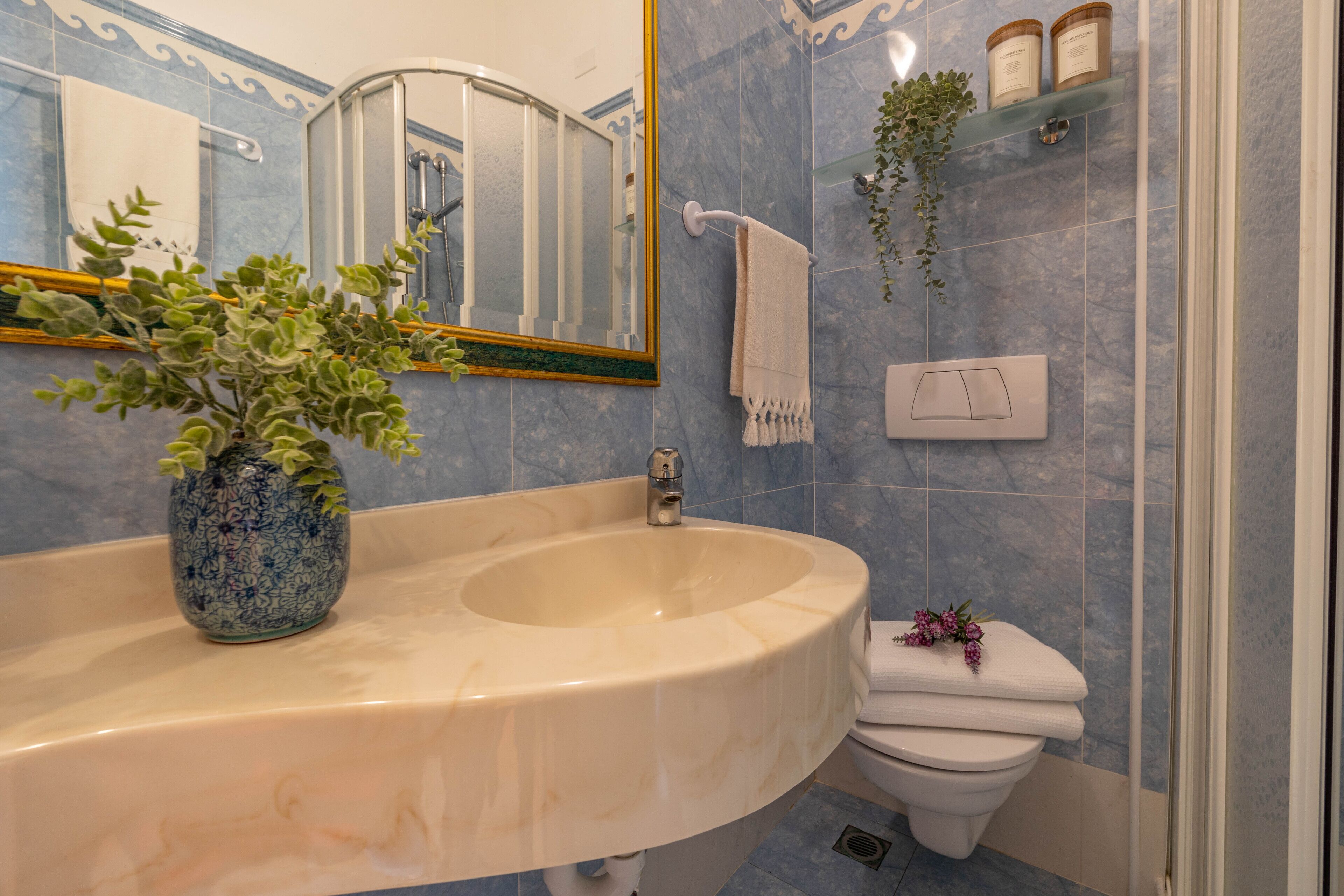 double room | bathroom | shower, free toiletries, hair dryer, bidet