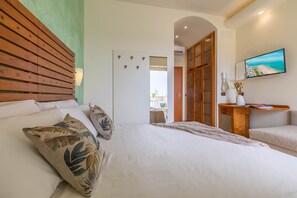 Comfort Room | In-room safe, desk, soundproofing, free cots/infant beds - Hotel Smeraldo (Cesenatico)