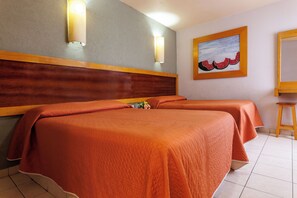 Free WiFi, bed sheets - Hotel Qualitel Centro Histórico (Morelia)